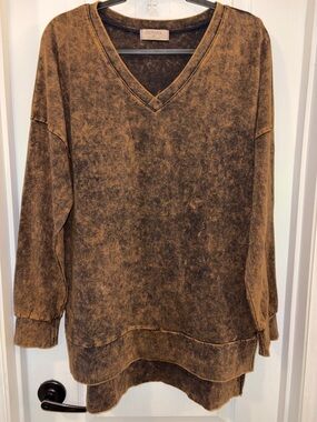 Zenana Outfitters Brown Mineral-Wash V-Neck Long Sleeve Top